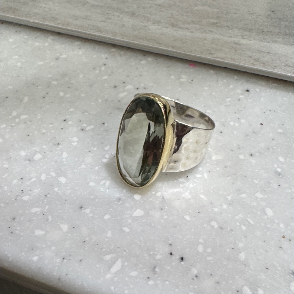 New. Elegant (Sterling) Silver Women's Ring